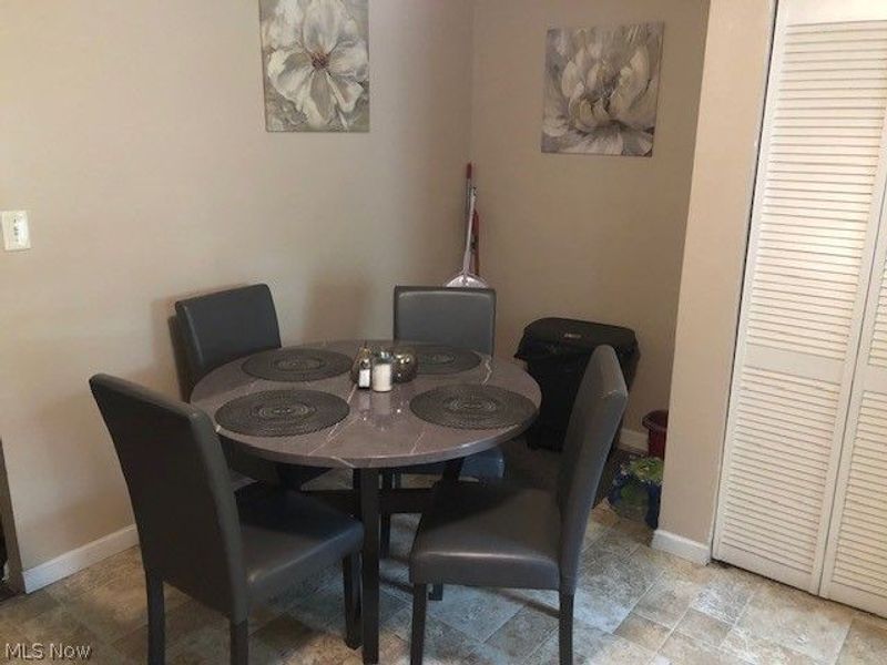 13104 Wainfleet Avenue, Cleveland, OH 44135 Photo 4