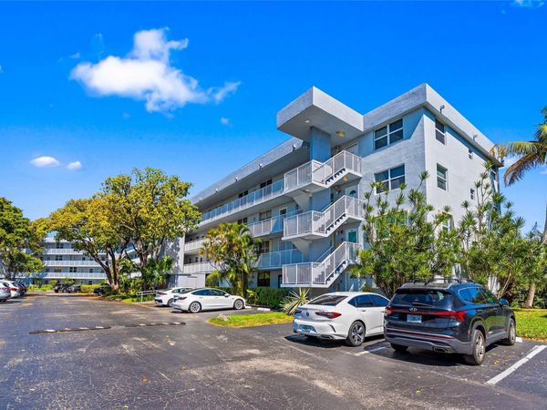 105 Royal Park Dr, Unit 2G, Oakland Park, FL 33309