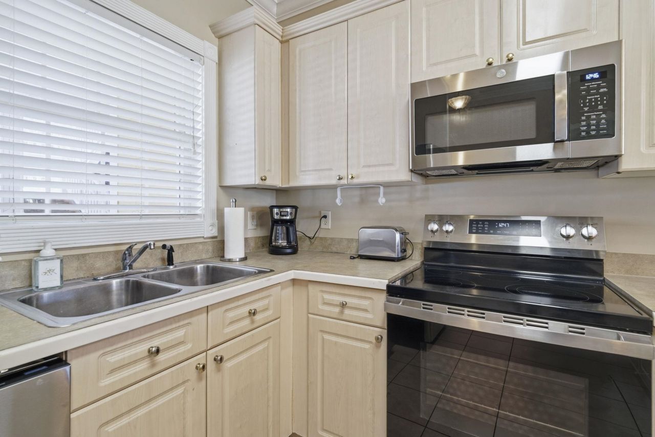 4809 Luster Leaf Circle Photo 5