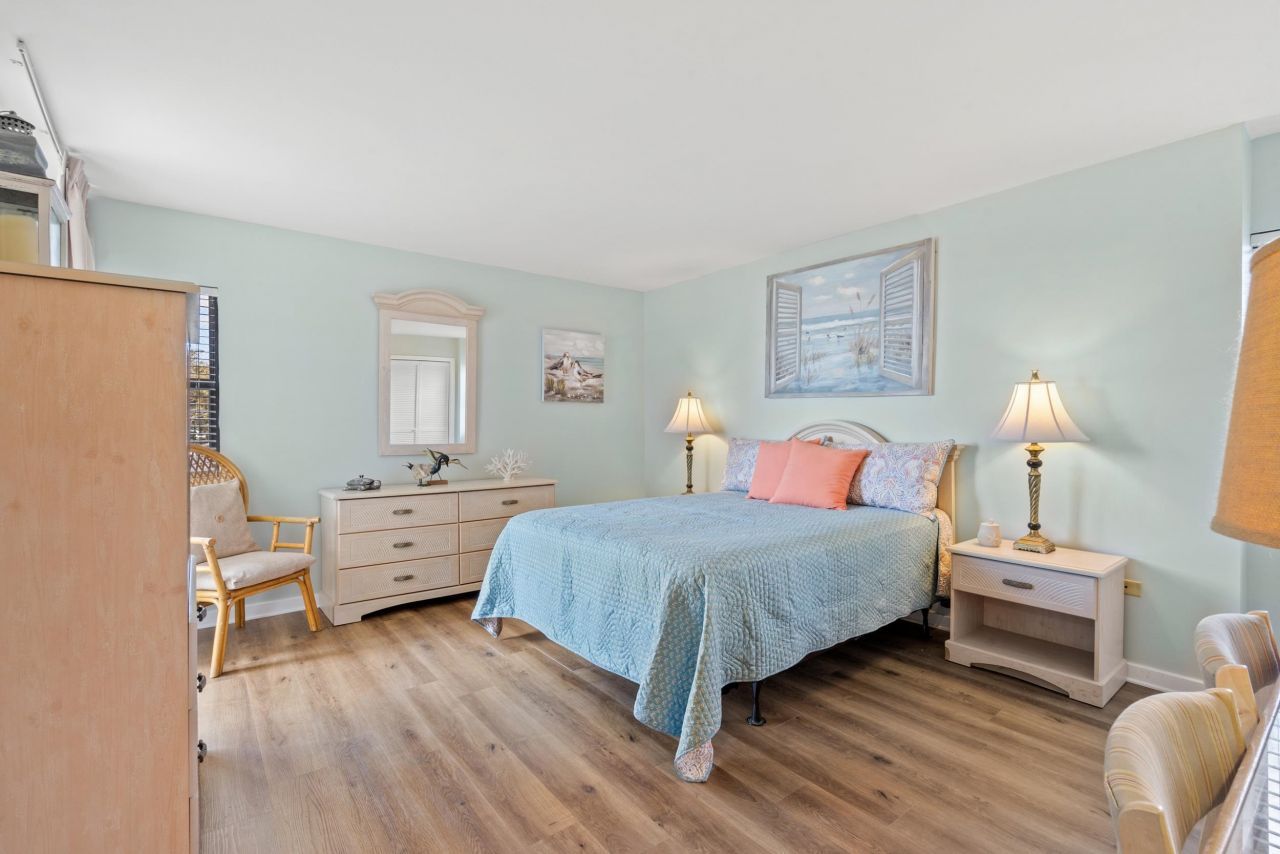 100 Ocean Creek Dr.  Photo 18