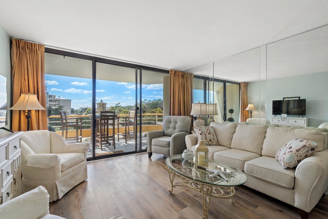 100 Ocean Creek Dr.  Photo 4