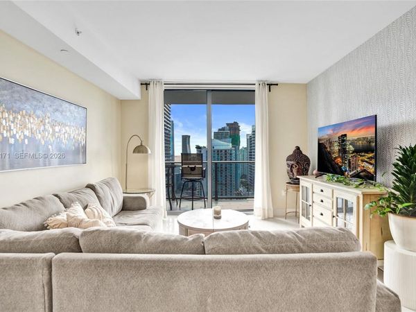 45 SW 9th St, Unit 4004, Miami, FL 33130