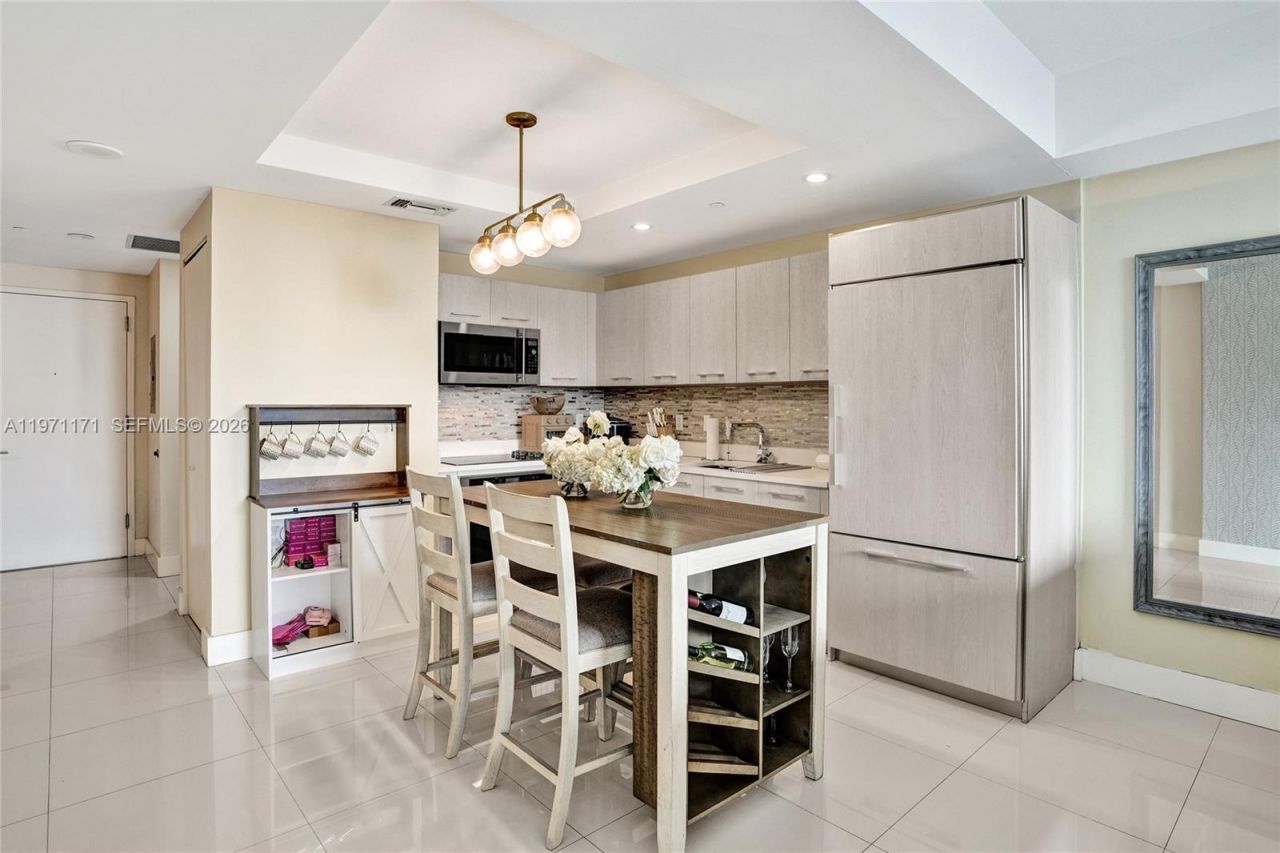 45 SW 9th St, Unit 4004, Miami, FL 33130 Photo