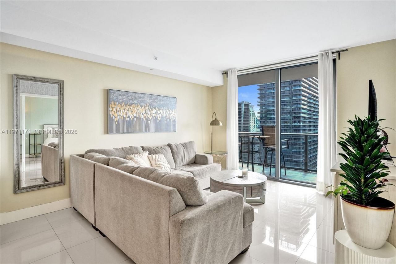 45 SW 9th St, Unit 4004, Miami, FL 33130 Photo