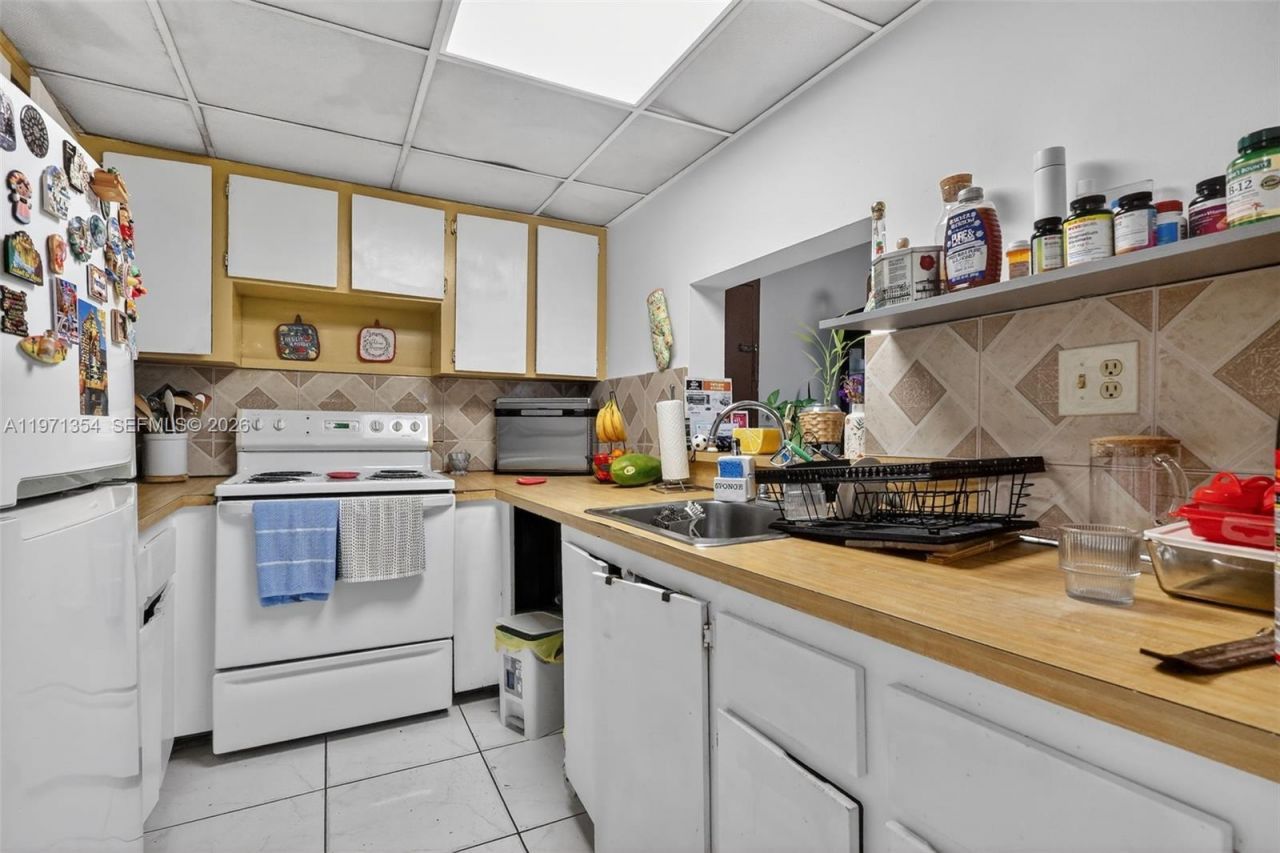 9678 Fontainebleau Blvd, Unit 410, Miami, FL 33172 Photo