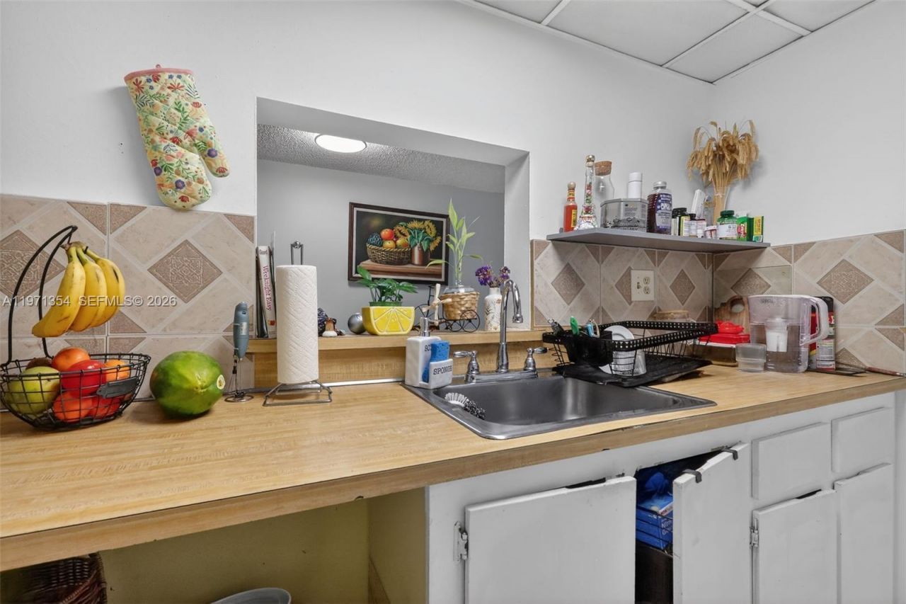 9678 Fontainebleau Blvd, Unit 410, Miami, FL 33172 Photo