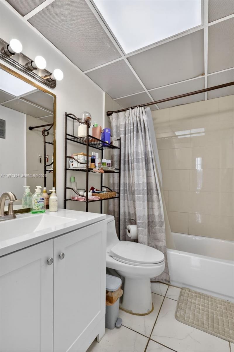 9678 Fontainebleau Blvd, Unit 410, Miami, FL 33172 Photo