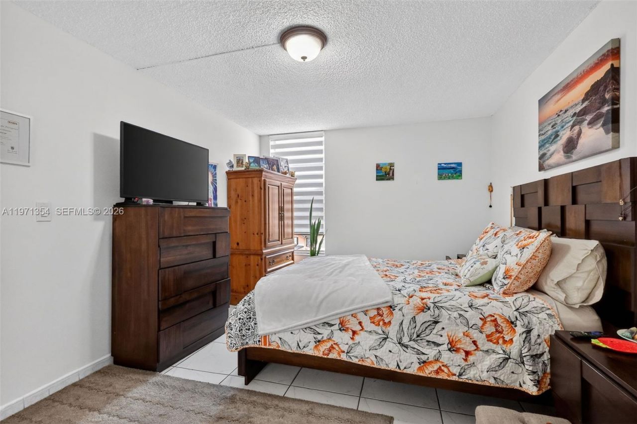 9678 Fontainebleau Blvd, Unit 410, Miami, FL 33172 Photo