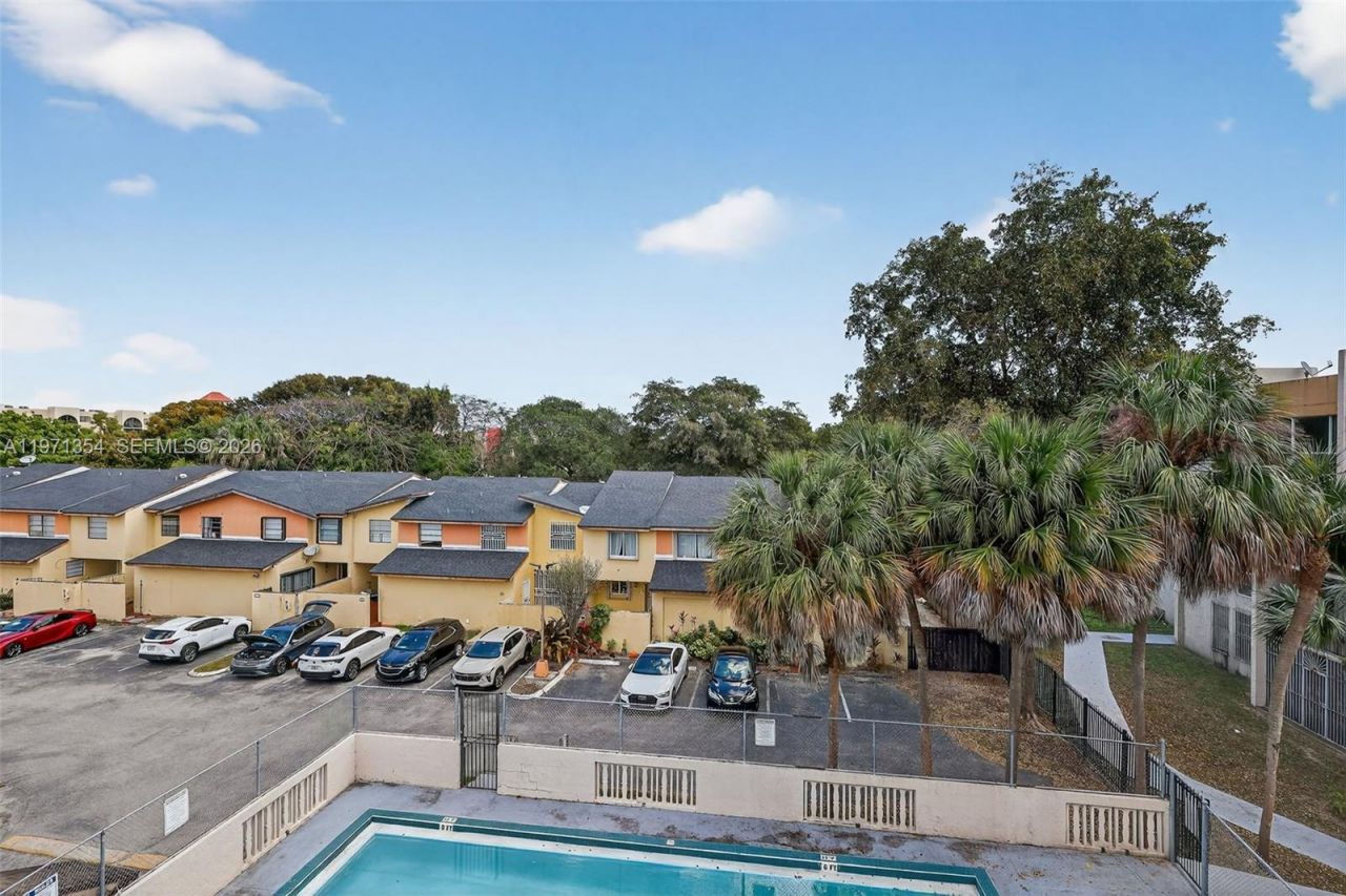 9678 Fontainebleau Blvd, Unit 410, Miami, FL 33172 Photo