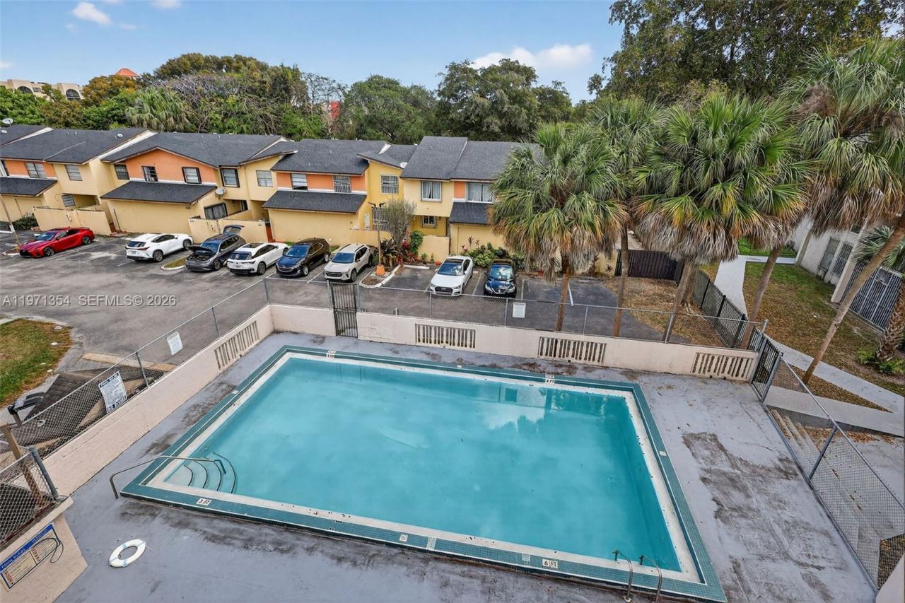 9678 Fontainebleau Blvd, Unit 410, Miami, FL 33172 Photo