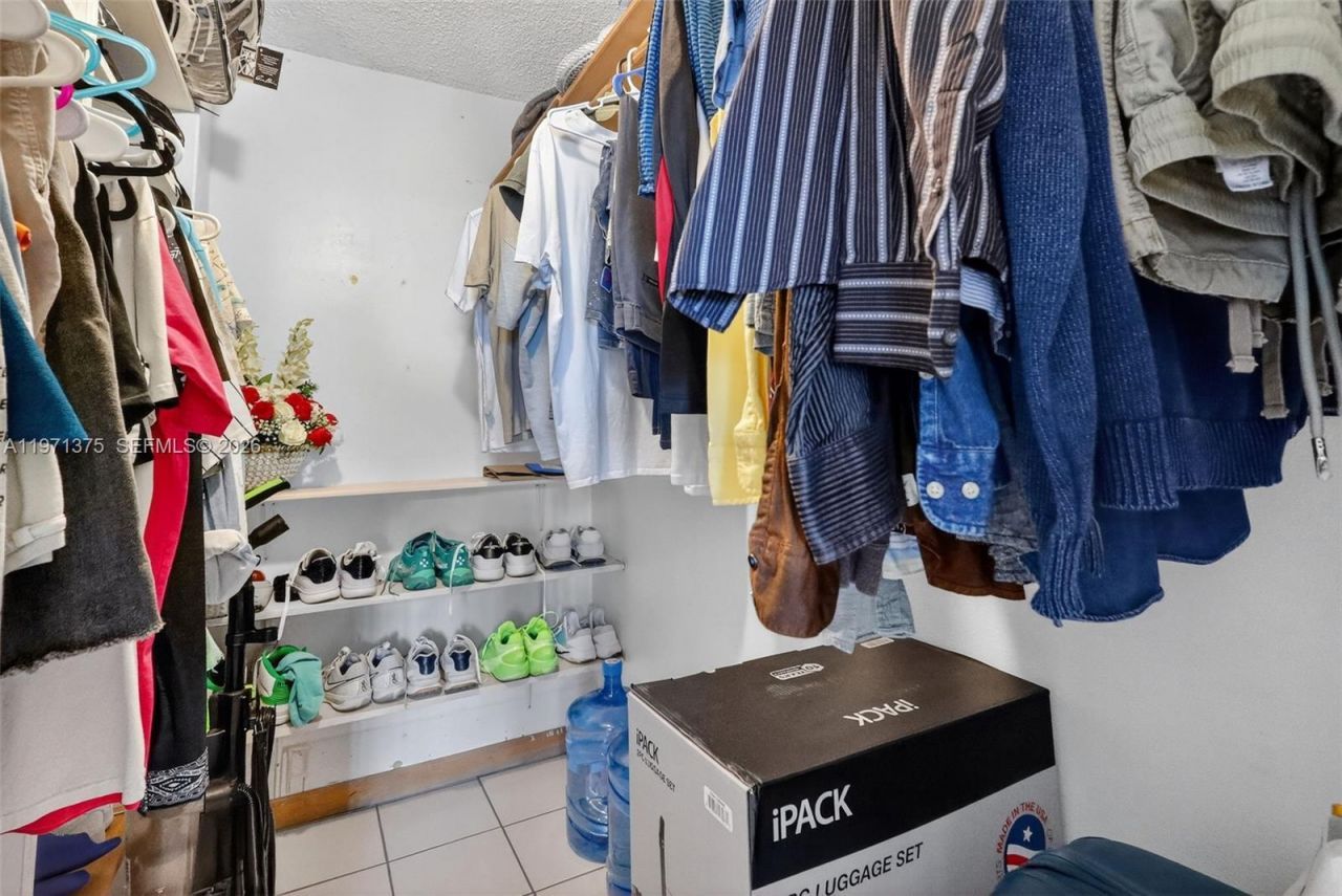 9678 Fontainebleau Blvd, Unit 411, Miami, FL 33172 Photo