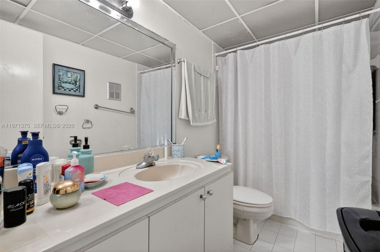 9678 Fontainebleau Blvd, Unit 411, Miami, FL 33172 Photo