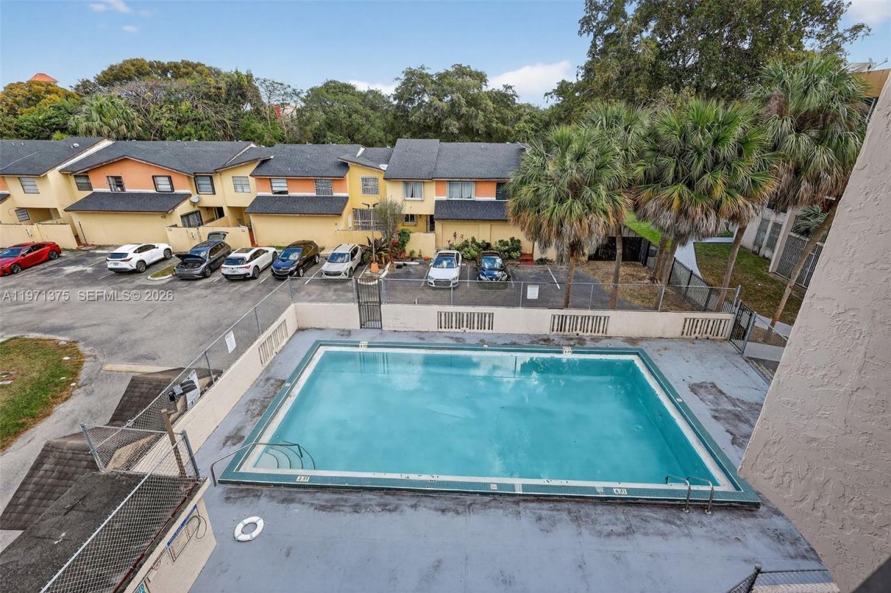 9678 Fontainebleau Blvd, Unit 411, Miami, FL 33172 Photo