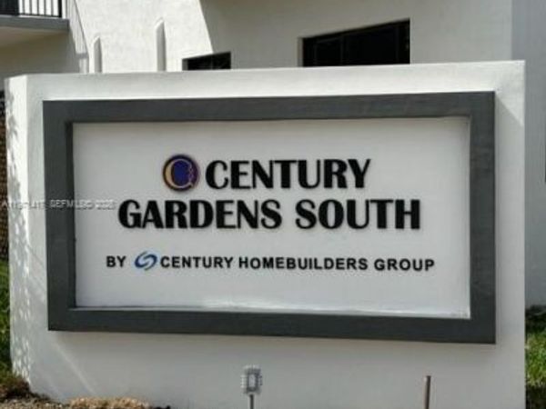 15814 SW 136th Way, Miami, FL 33196