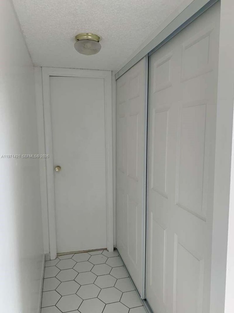 5003 NW 35th St , Unit 405, Lauderdale Lakes, FL 33319 Photo