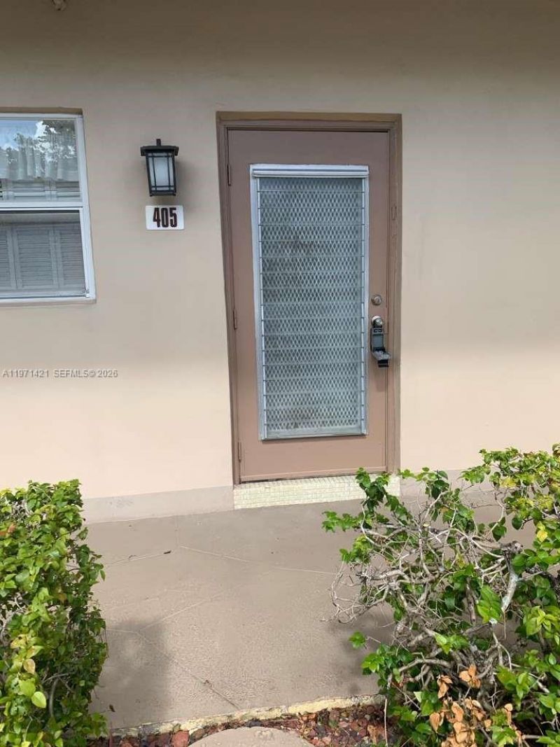 5003 NW 35th St , Unit 405, Lauderdale Lakes, FL 33319 Photo