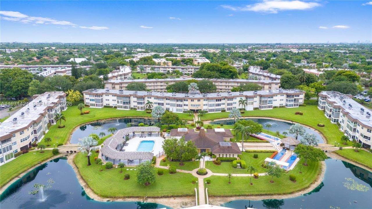 5003 NW 35th St , Unit 405, Lauderdale Lakes, FL 33319 Photo