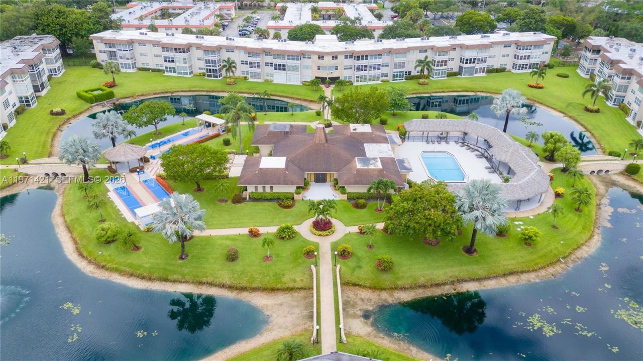 5003 NW 35th St , Unit 405, Lauderdale Lakes, FL 33319 Photo