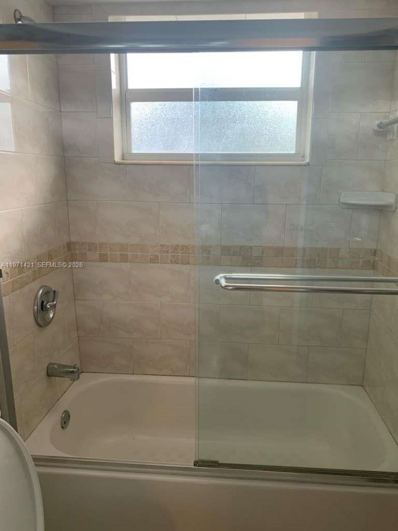 5003 NW 35th St , Unit 405, Lauderdale Lakes, FL 33319 Photo