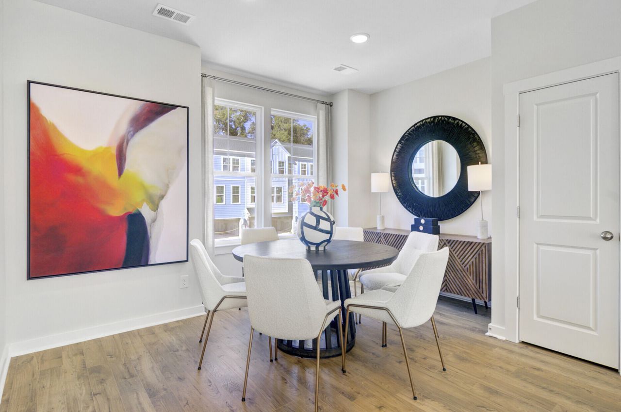 453 Caledon Court Photo 23