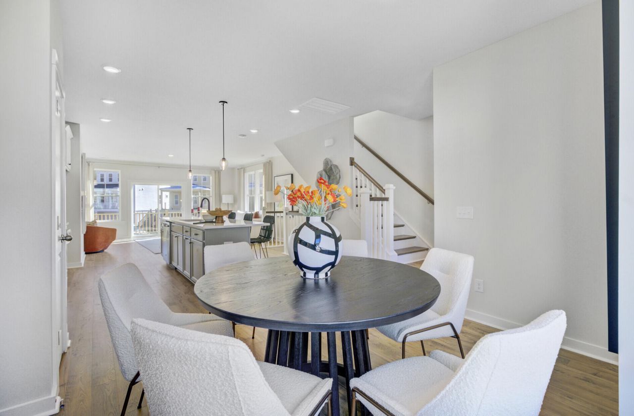 453 Caledon Court Photo 24