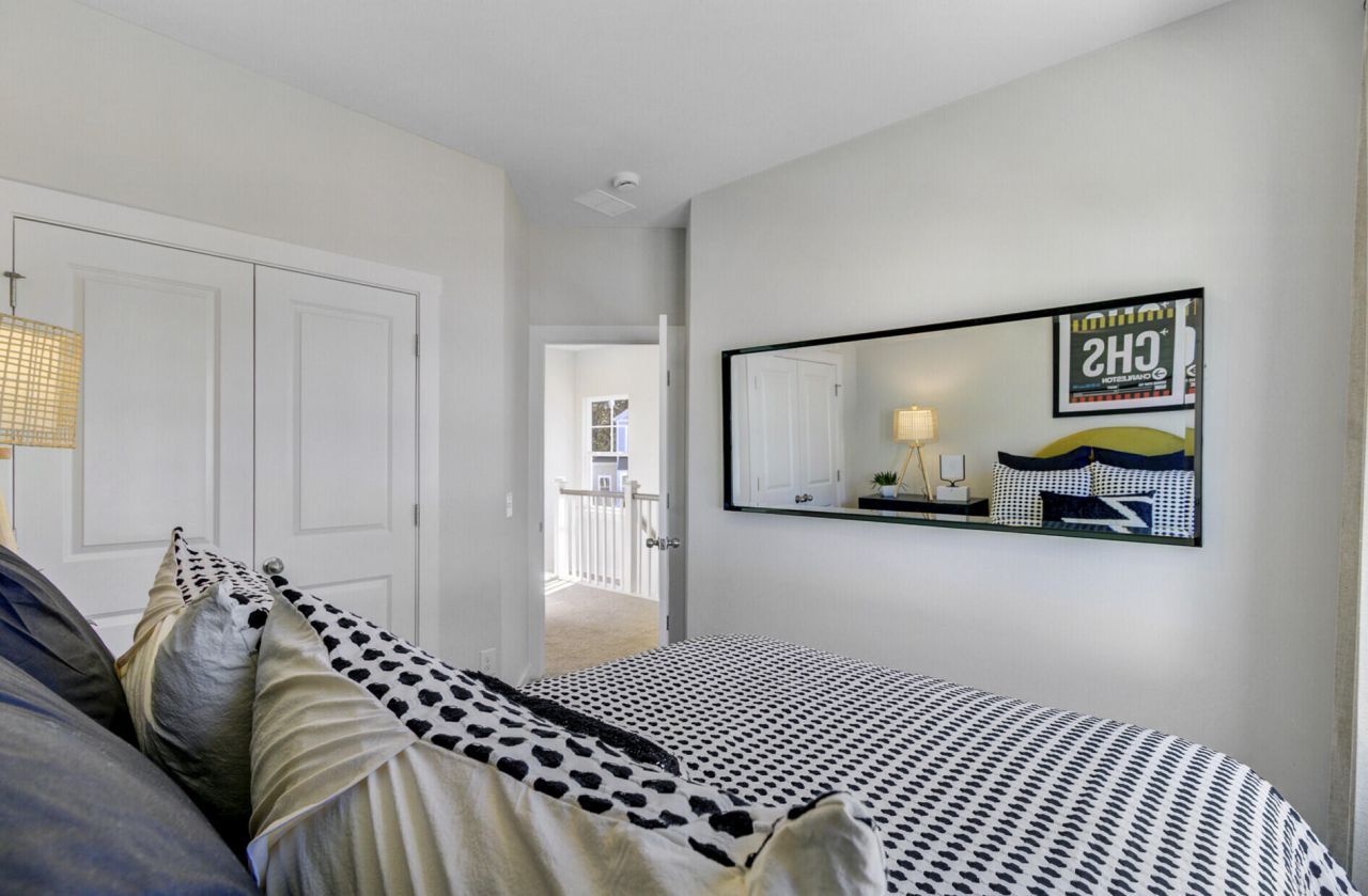 453 Caledon Court Photo 41