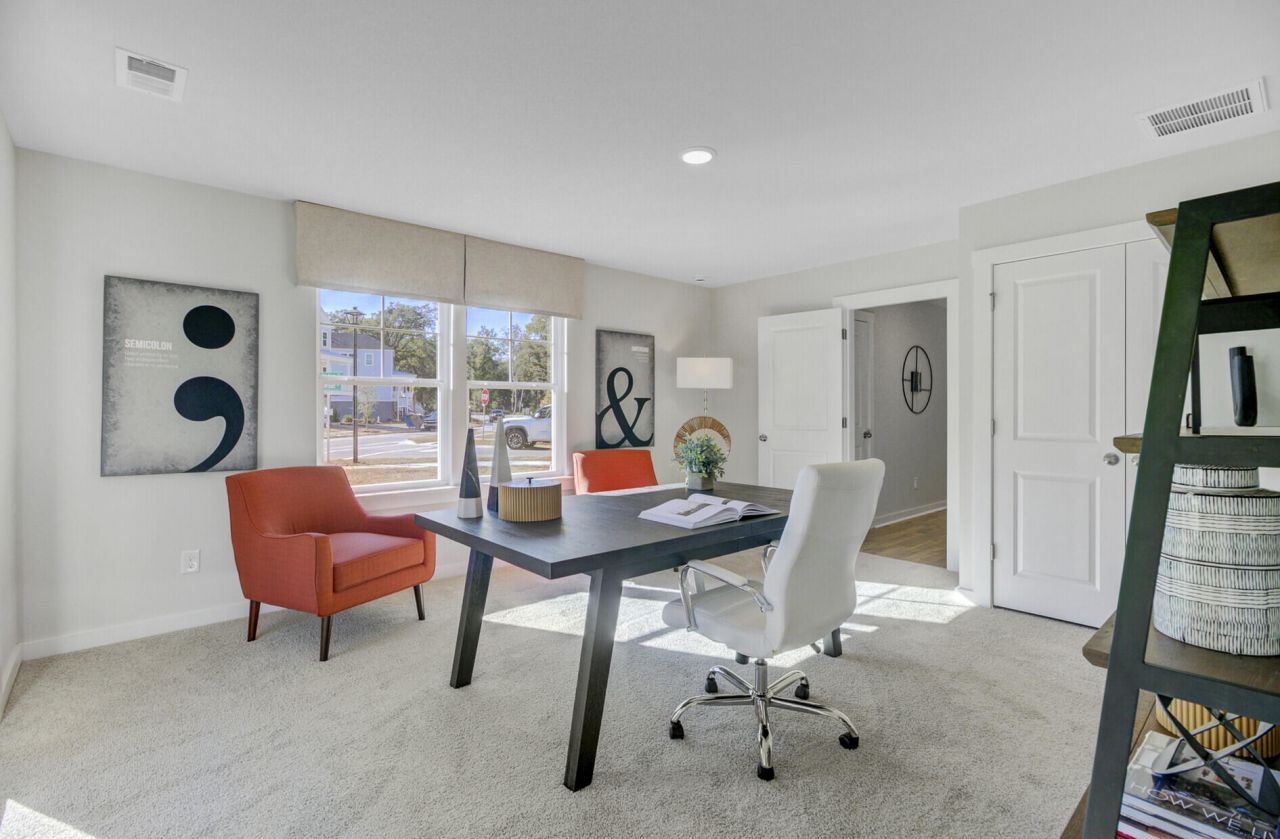 453 Caledon Court Photo 8