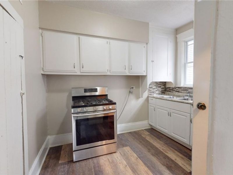 3332 Walton Avenue, Cleveland, OH 44113 Photo 10
