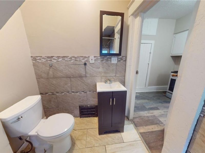3332 Walton Avenue, Cleveland, OH 44113 Photo 12