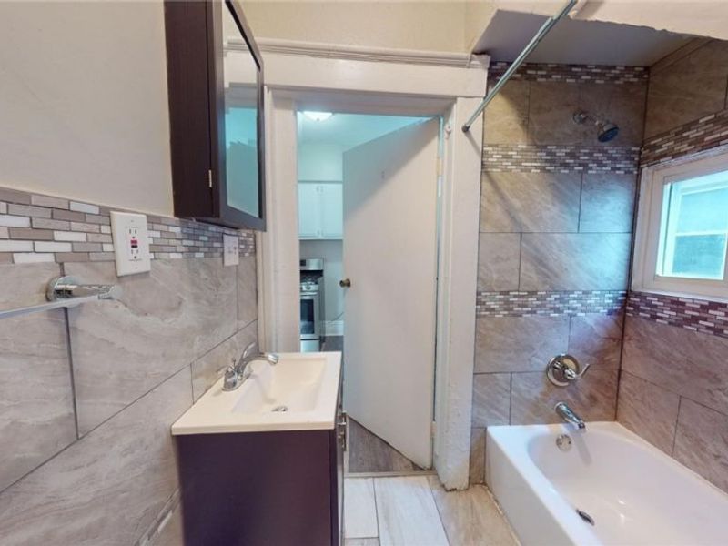 3332 Walton Avenue, Cleveland, OH 44113 Photo 14