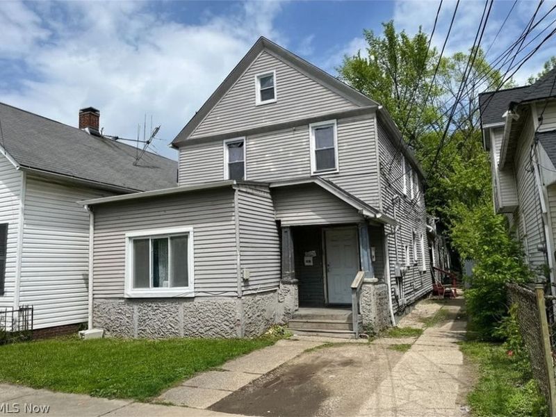 3332 Walton Avenue, Cleveland, OH 44113 Photo 2