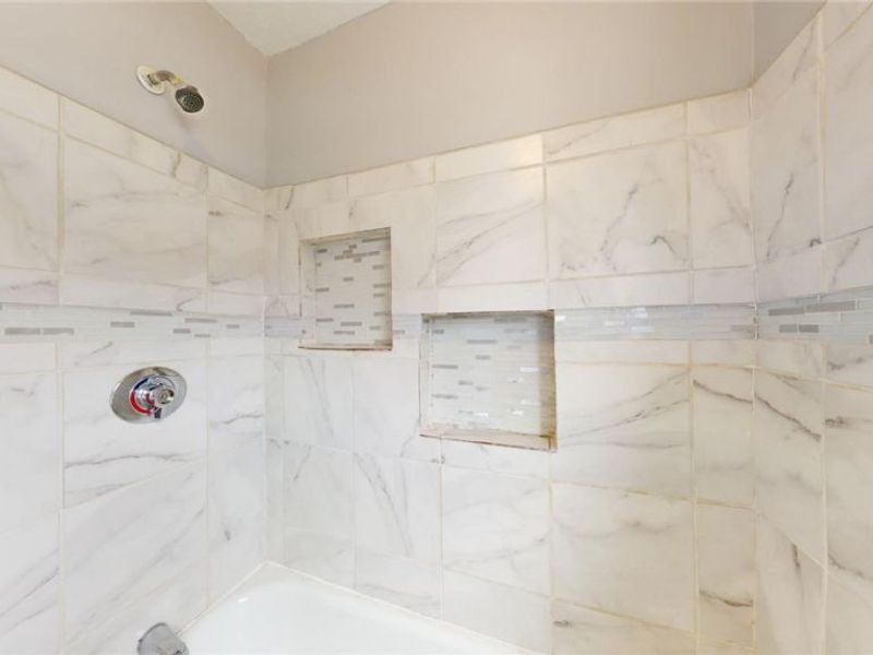 3332 Walton Avenue, Cleveland, OH 44113 Photo 24