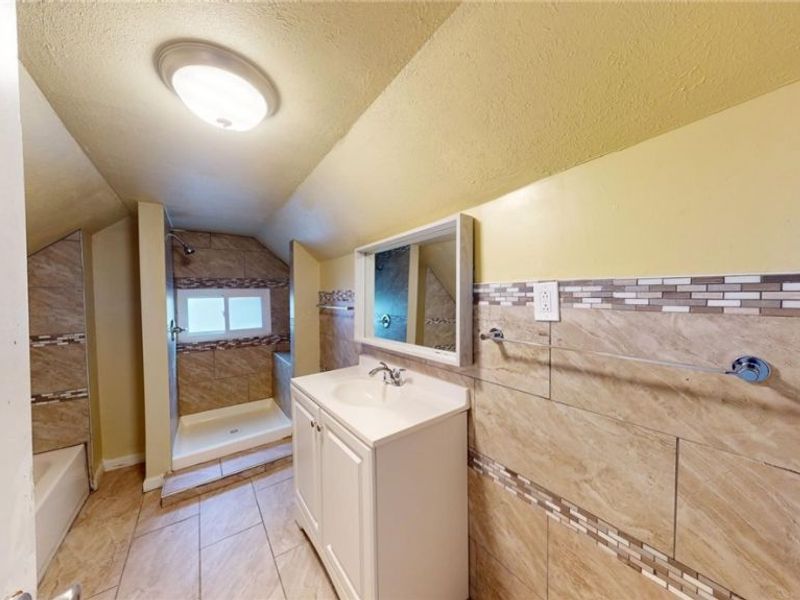 3332 Walton Avenue, Cleveland, OH 44113 Photo 36