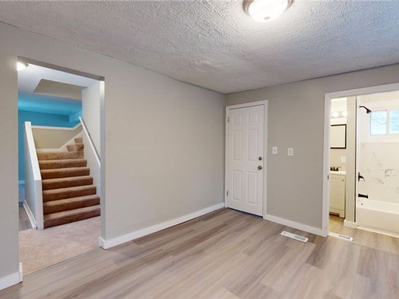 3332 Walton Avenue, Cleveland, OH 44113 Photo 41