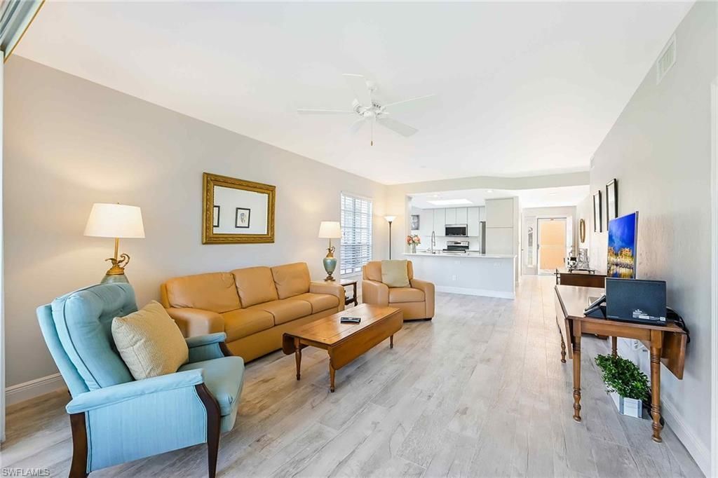 651 Wiggins Lake Dr, Unit 102, Naples, FL 34110 Photo
