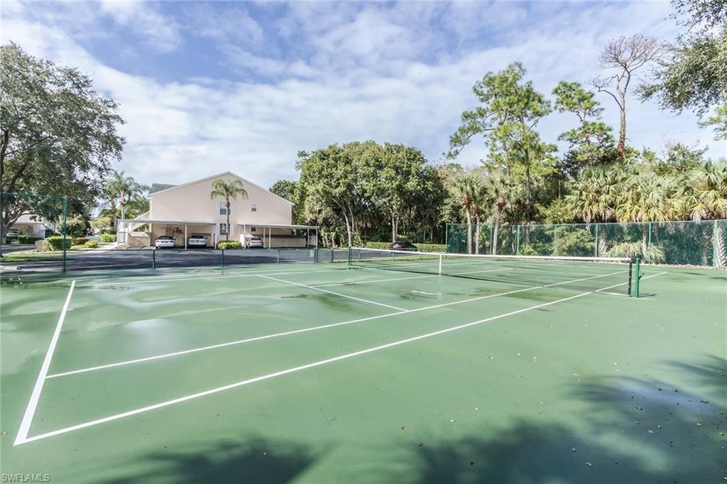 651 Wiggins Lake Dr, Unit 102, Naples, FL 34110 Photo