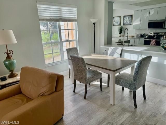 651 Wiggins Lake Dr, Unit 102, Naples, FL 34110 Photo