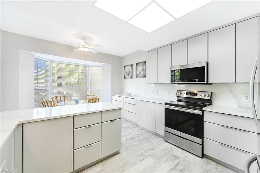 651 Wiggins Lake Dr, Unit 102, Naples, FL 34110 Photo