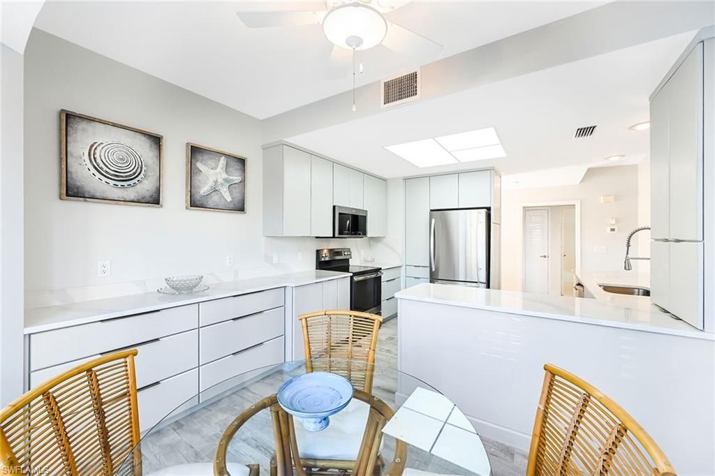 651 Wiggins Lake Dr, Unit 102, Naples, FL 34110 Photo