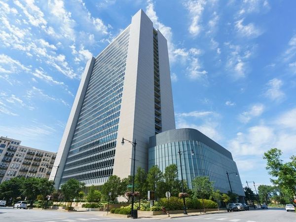 500 W SUPERIOR Street, Unit 802, Chicago, IL 60654