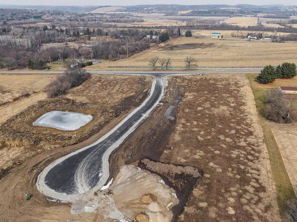 Lt6 CARDINAL COURT, Waukesha, WI 53189