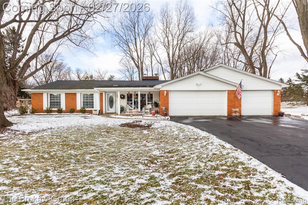 2020 Charnwood Drive, Troy, MI 48098 Main Photo