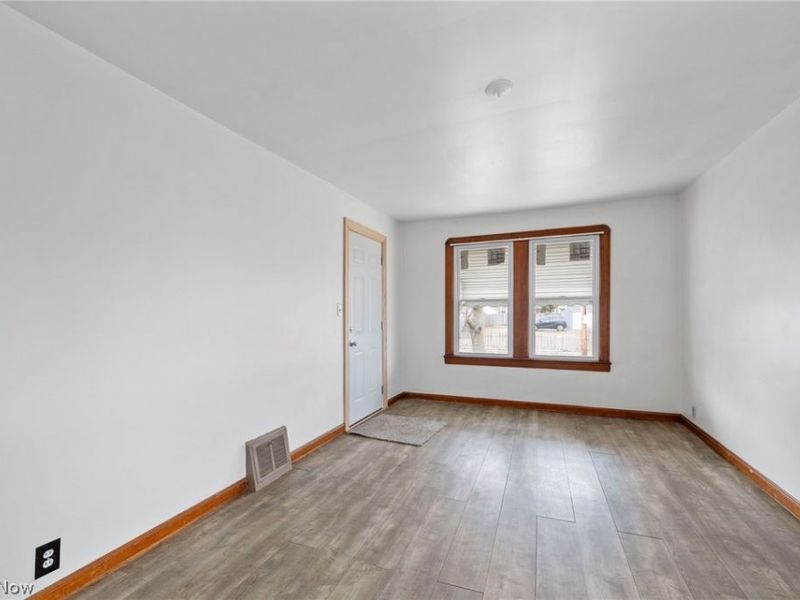 19810 Muskoka Avenue, Cleveland, OH 44119 Photo 4