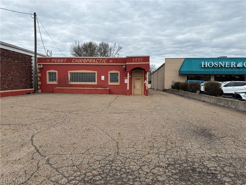 4933 Tuscarawas Street W, Canton, OH 44708 Photo 2