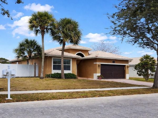 16231 SW 10TH ST, Pembroke Pines, FL 33027