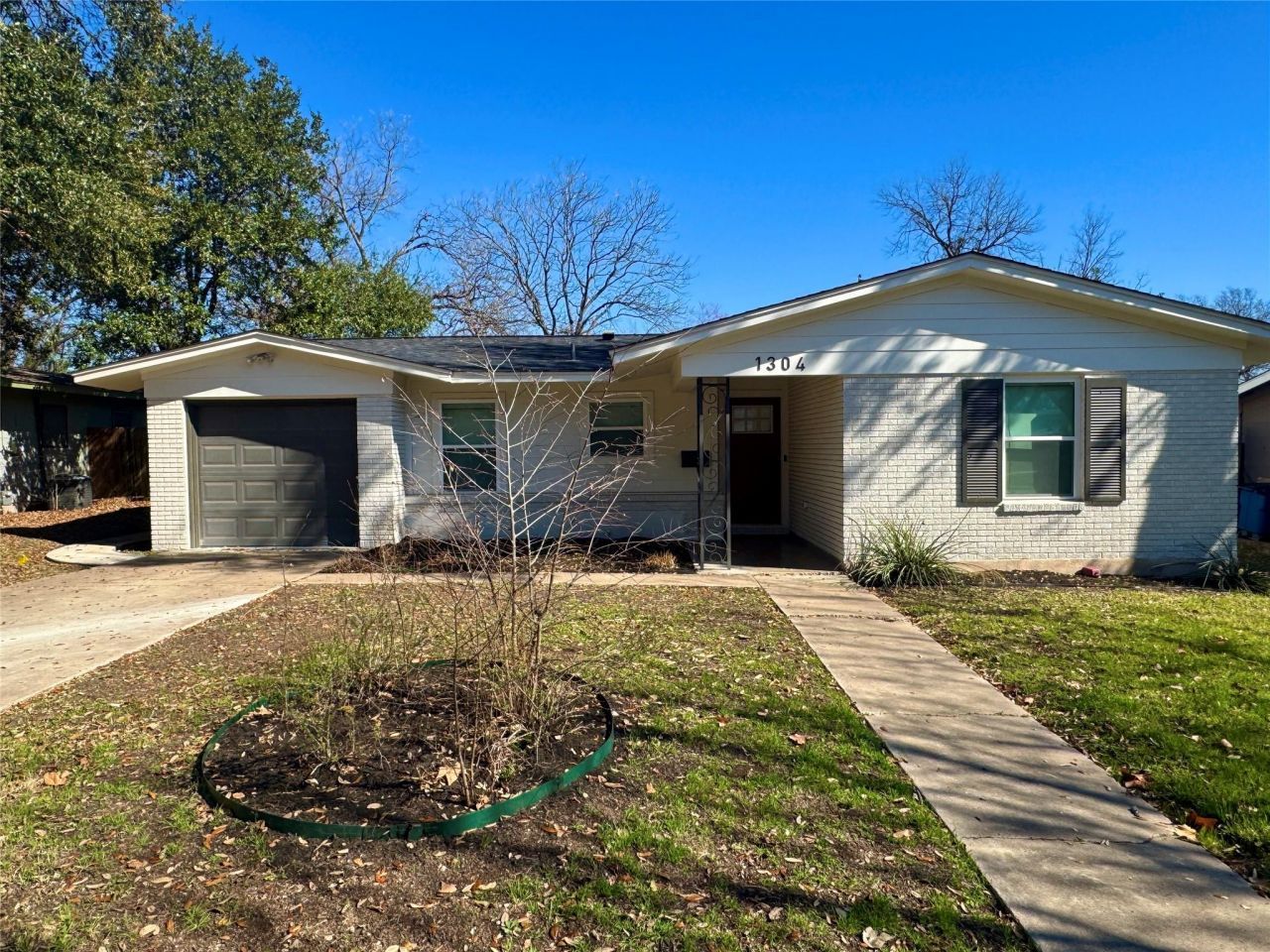 1304 Hillcrest Dr, Austin, TX 78723 Main Photo