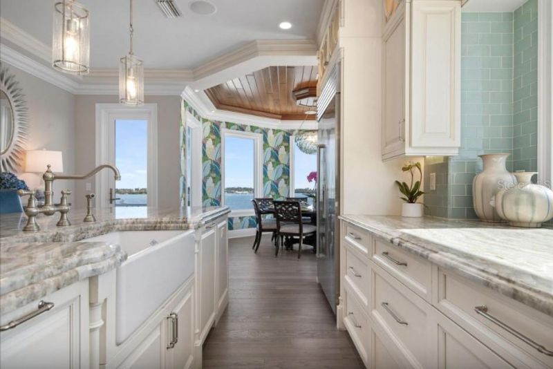 110 10th Street S, Bradenton Beach, FL 34217 Photo