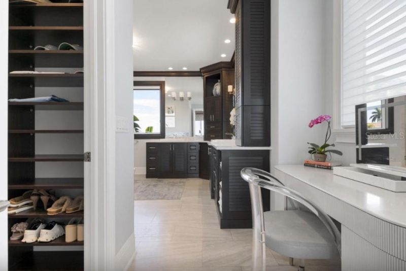 110 10th Street S, Bradenton Beach, FL 34217 Photo