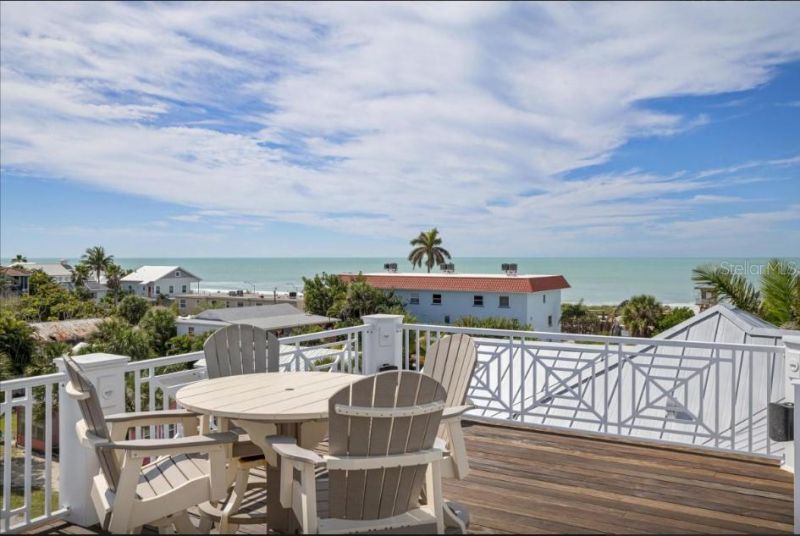 110 10th Street S, Bradenton Beach, FL 34217 Photo