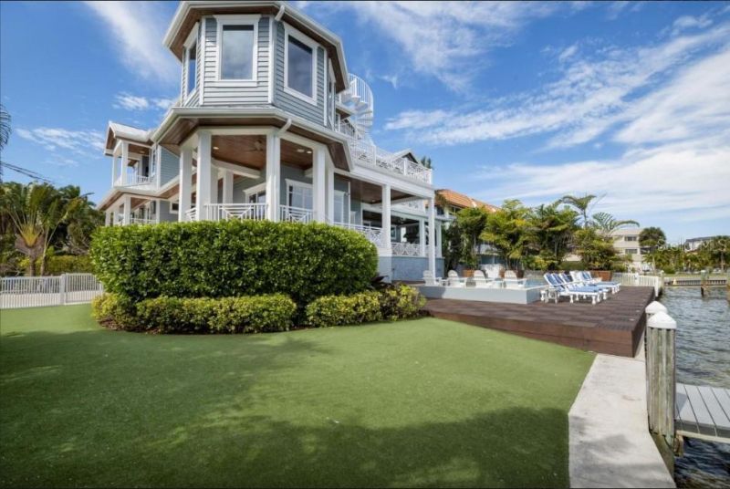 110 10th Street S, Bradenton Beach, FL 34217 Photo